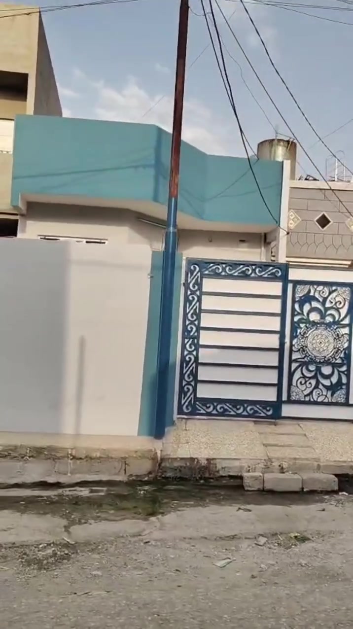 سلام عليكم دار للبيع هرمات الخامسه طابق واحد  مساحه 100 واقع حال 120واجه 6 يتكون الدار من غرفه هول استقبال بيتونه مطبخ
للاستفسار الاتصال علا الارقام المذكوره
***********
*********** 
سلام عليكم دار للبيع هرمات الخامسه طابق واحد  مساحه 100 واقع حال 120واجه 6 يتكون الدار من غرفه هول استقبال بيتونه مطبخ
