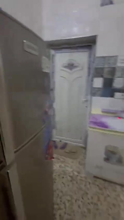 السلام عليكم يوجد شقة اليجار عنوان تقاطع درويش  الستفسار.      ***********.                     ***********
