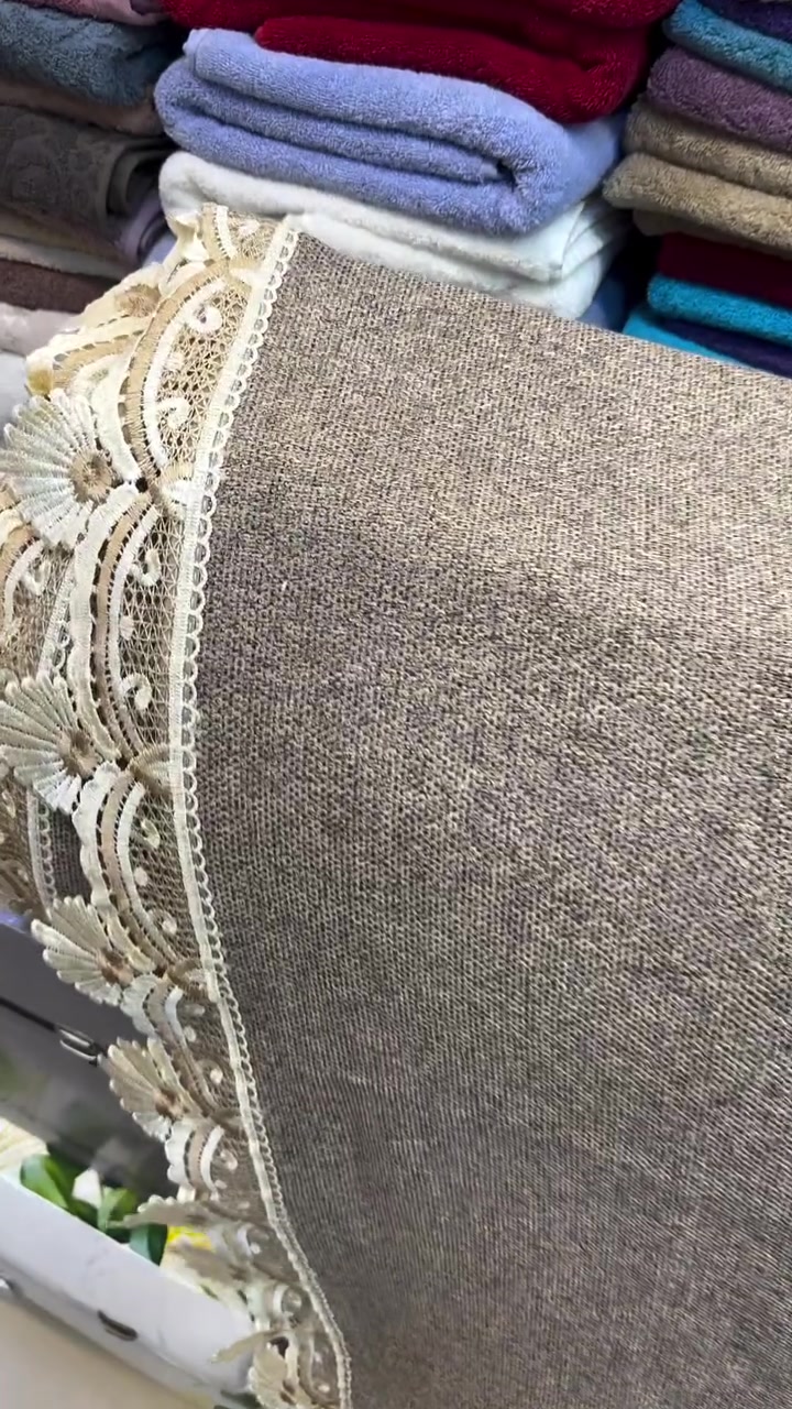 ✨ مفرش تخم يجنّن من أول نظرة 😍
ألوان تخبل وتفاصيل  غير شكل 🤍
فخامة، نعومة وأناقة بكل تفصيلة ✨
اختاري لونچ وخلي التغيير يبدأ من هنا 🛍️
#الفردوس #اللهم_صل_وسلم_وبارك_على_نبينا_محمد #مفروشات #ترند
