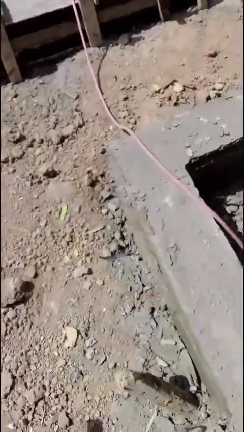 السلام عليكم
عندي قطعة ارض للبيع في منطقة الحسينيه الراشديه سكلات 15 شارع مولدة صادق 100 م واجه 5 نزال 20 مخطط بتلو شريطي ومدفونه رقم ***********
