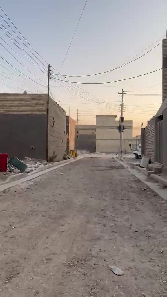 بيت 50 متر للبيع  طابقين زراعي منطقه كامل خدمات بيت كامل من كلشي رأسه العبيدي شارع عشرين مقابل كاع ابو علي دراجي ***********
