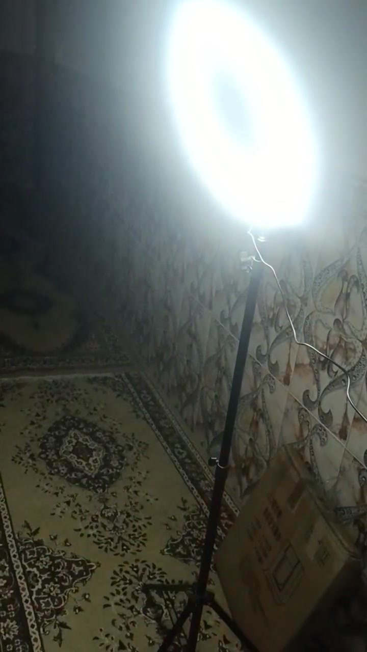 السلام عليكم رنگ لايت اضاءة+رنگ لايت تصوير للبيع المكان شامية للاستفسار التواصل خاص او الاتصال على الرقم ***********

