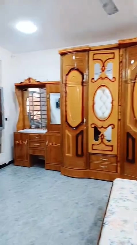 السلام عليكم اخوان غرفة نوم جديده صار سنة من خذتها كاملة بيع مستعجل الئن ريد شيل شراي يخابر وبخدمته ***********بي واتساب
