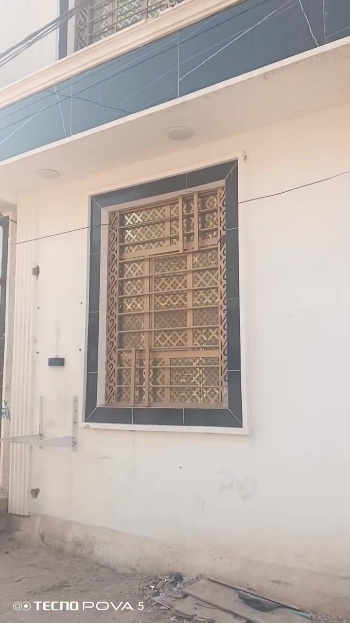 الشبانات شارع الشهيد • ١٠٠م • ٣غرف