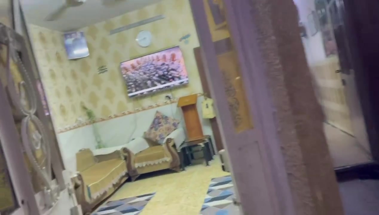 بيت للبيع طابو صرف الصحفيين خلف قلعة لبنان بفرعـين 
طابقين 3 غرف نوم واستقبال وصاله 
للاستفسار 
***********
***********
