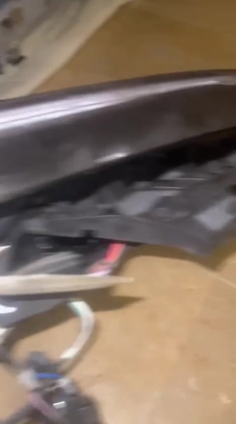 سلام عليكم غراض K5 موديل 25 مادزه يسره مكسوره الي يستفاد منها او بلوجكترات زوج واحد كلشي مابي ول ثاني مكسور او عندي مازده يسره بس عقول بيها الي يفيدنه يجي خاص سعر مناسب الستفسار ***********
