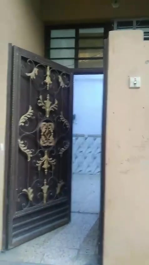 السلام عليكم شقه ليجار طابق الارضي   سعر 350  
مكان البلديات دور العمال        

رقمي  ***********
