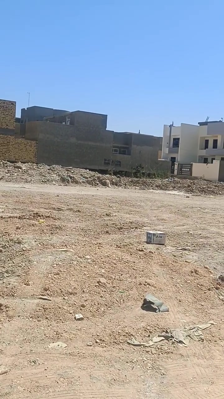 قطعتين طابو صرف مساحة 200 حي القضاة مجاري وسبيس، للاستفسار الاتصال على الرقم فقط بلا مراسلة رجاءً ***********
