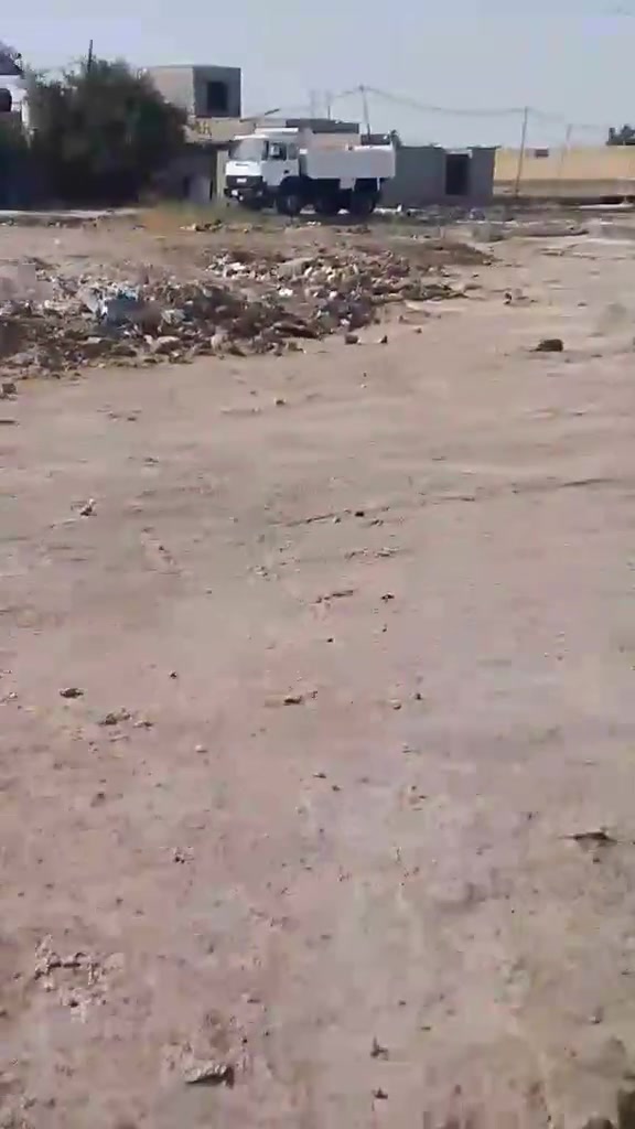 سلام عليكم 
بيت للبيع زراعي بحي الفلاح مقابل البراز المساحه ١٣٠  متر + قطعه طبك مع البيت ؟ حاب نشتري البيت أو القطعه او ثنينهن   حسب رغبت المشتري للستفسار اتصل او وتساب ***********
