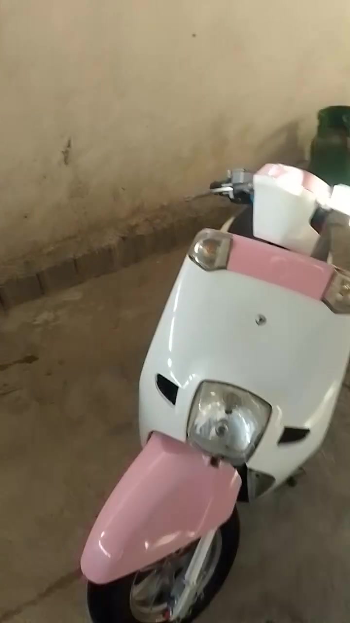 سلام عليكم بوليس شحن لبيع دراجه نضيفه وحلوه كهربائيات كلها شغاله اشاير يمنه يسره ودبل شاره وسطاب خلفي سكنات لايت زنون وراماش بيها قفل ستيرن صندوك بيها ماخذها مليون وربع ورادها 850 وبيها مجال نشالله مكاني بصره تنومه ***********
