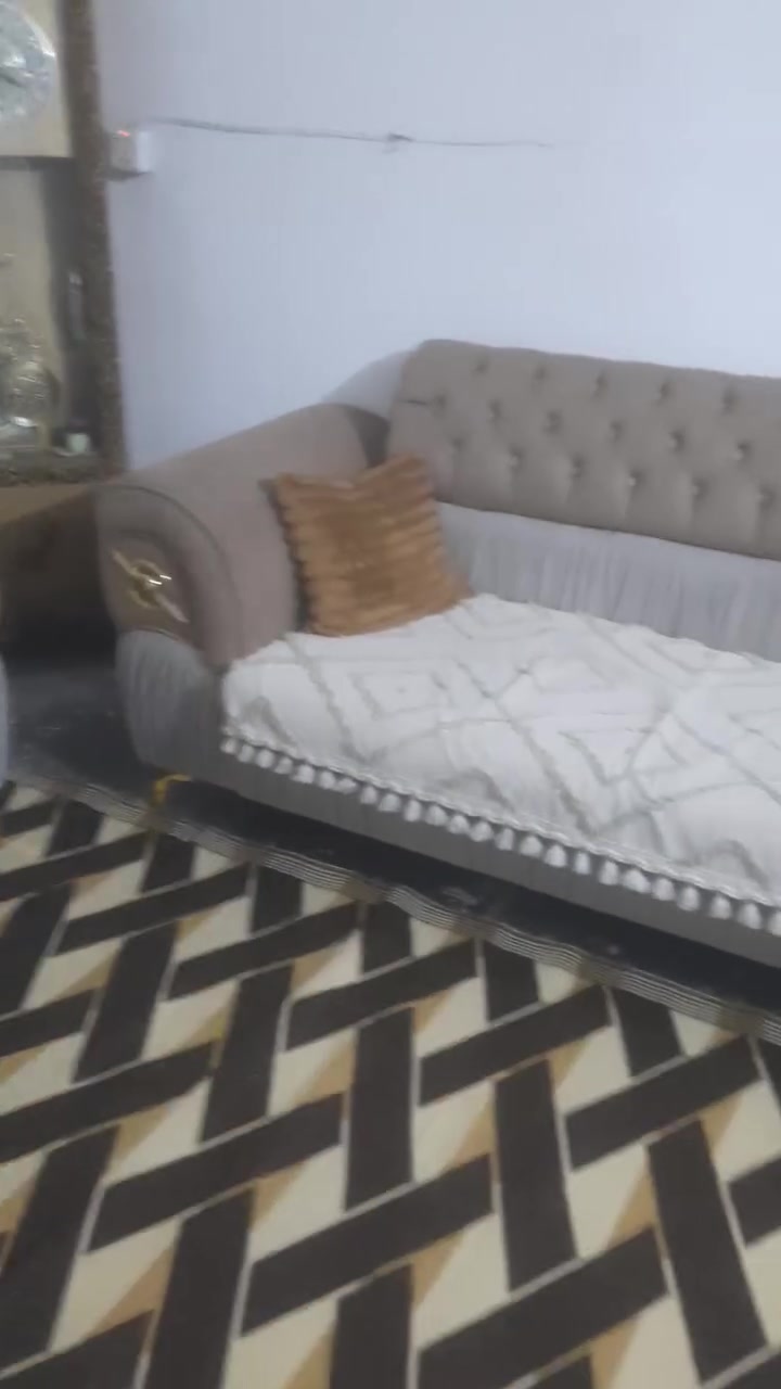 ***********
بي واتساب

