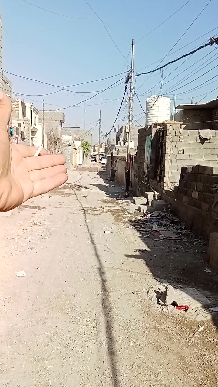 سلام عليكم بيت لبيع لمساحه لبيت 65 من تنزل السده عله ايدك ليمنه طب 3 فرع قبل صيطره وسعر 32 قفل بيت كامل واساب وخاص ***********
