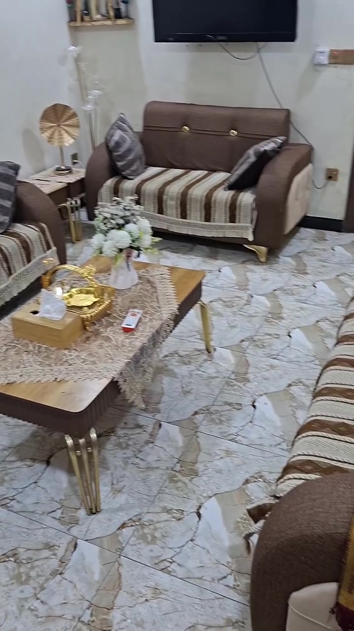 السلام عليكم تخم نضيف عشر مقاعد للبيع السعر300 العنوان الدوره المهديه الثانيه ***********

