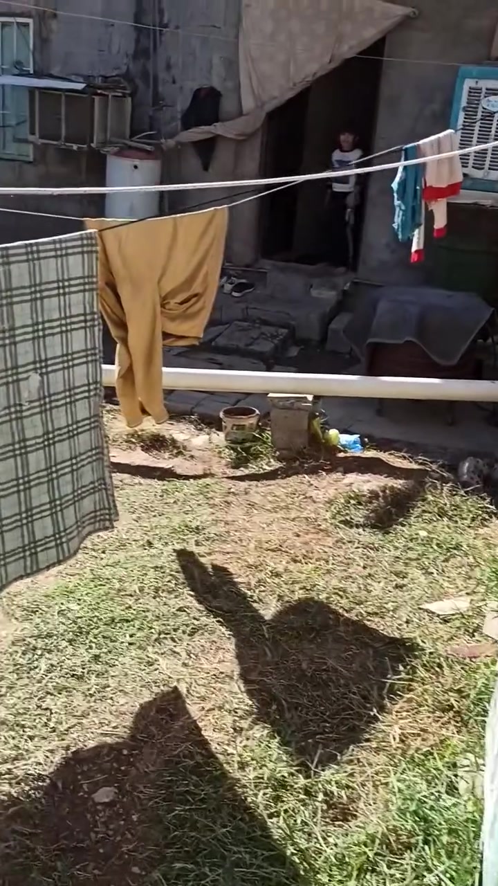 السلام عليكم
بيتين تجاوز ..
غير مشمولات بالازاله ❌

يوجد بيتين بيت بصف بيت 
في الكاظميه جكوك شارع الحسينيه 
مجمع قمر بني هاشم 
السقف كونكريت ارضيات كاشي وسراميك 
خدمات كله رئيسي مي مجايري كهرباء 
تبليط  سوق قريب مدارس قريبه 
للبيع فقط ...
تواصل 
***********
ملاحضه اخوان بيت جبير وبيت صغير 
سعر البيت الجبير 25 وبي مجال بسيط 
وسعر لبيت لثاني 18 وبي مجال بسيط
