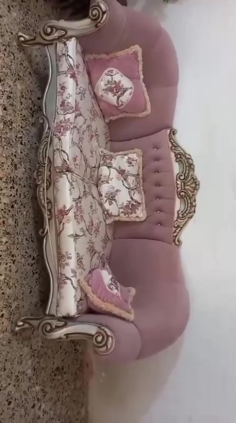 السلام عليكم ورحمة الله تخم مصري دمياطي للبيع 
التخم ماخذينه بـ مليونين نضيف كلش تكمه أخو الجديد 
بـ500
