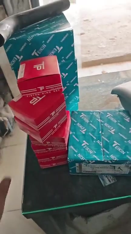 من شركه الاصدقاء عالم الصيني 😍 😍  ، 🔥🔥تخفيضات تخفيضات  يوجد خدمة التوصيل إلى جميع أنحاء العراق
 للتجارة قطع غيار السيارات الباص الصيني فقط  دير _ بولارسن _ فوتون - جنبي H2 - جنبي H1- هايكر - شيري للاستفسار عن الاسعار و التفاصيل عليك الاتصال أو التواصل على ال وات ساب ***********—*********** 📍بابل الحصوة قرب حلويات ياس الحمداني

