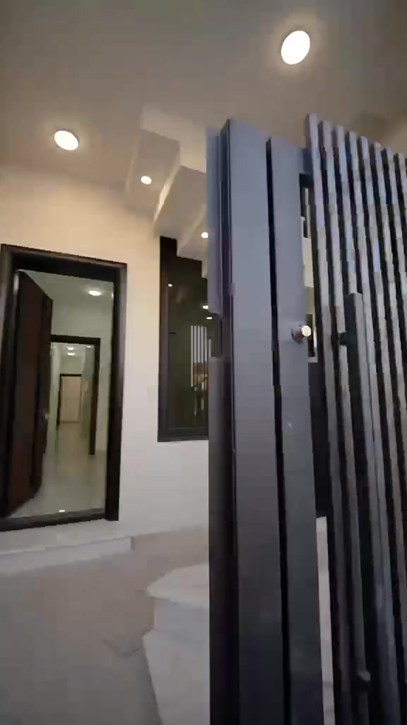 متوفر شقق للايجار العامريه شارع المضيف قرب معرض الغيث للسيارات المساحة ١٠٠ متر بناء حديث، غرفتين وهول ومطبخ واستقبال  
طابق ارضي وطابق ثاني متوفر 
البناء جديد وممسكون.
من صاحب العقار مباشر 
التواصل عن طريق ال whatsApp
***********
