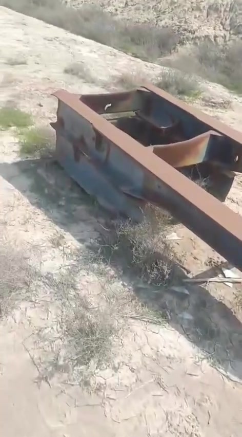 حديد البيع مكان ديالى @إشارة 
***********

