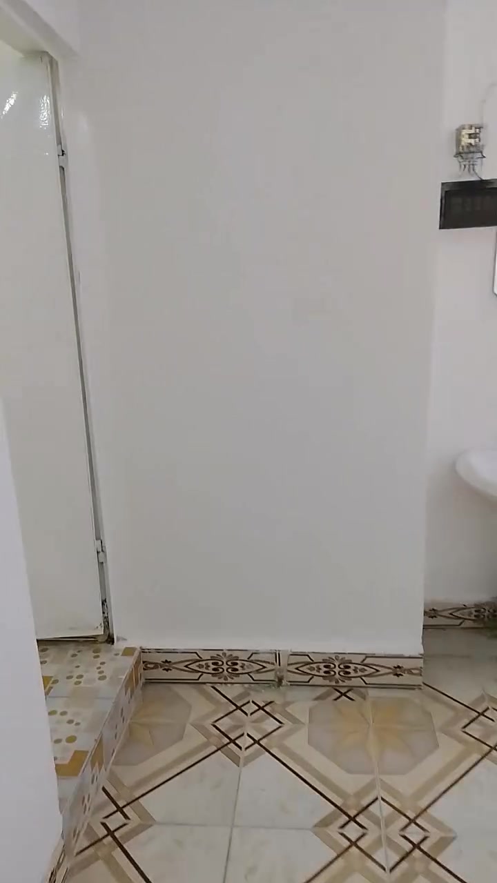 بسم الله مشتمل طابق ارضي للايجار مساحه 100متر العنوان حي الواسطي مطلوب عاله صغيره سعر الايجار 200الف والماء والكهرباء عله ابو البيت للاستفسار الاتصال عله الرقم *********** المراجعه مكتب الهيبه اخوان من ناحيه المكتبيه اشيطلع منكم نعمله من كل قلبكم وذه ماعدكم أسويه الوجه الله الله شاهد
