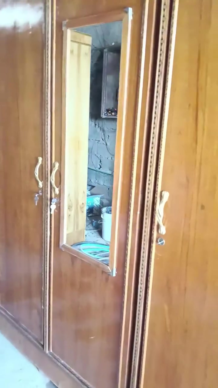 كنتور 3 ابواب صاج احطاطه مستعمل شي قليل السعر 200 وبيه مجال بسيط اتصال علا الرقم/***********/***********/ مكان فلوجه
