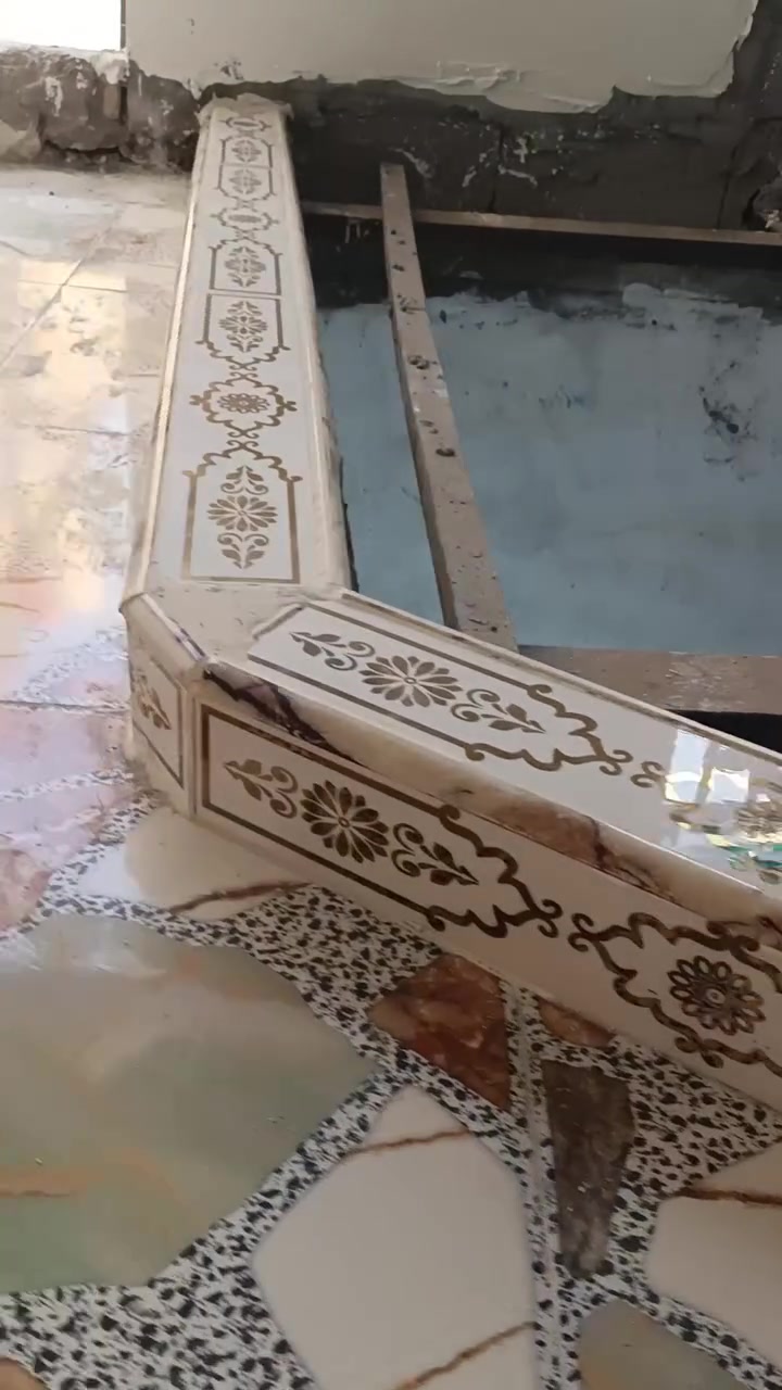 السلام عليكم خلفه سيراميك يشتغل المتر على 4000 هذا رقم التواصل ***********
