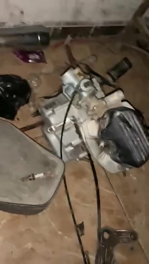 للبيع  وغراض كلها مال تفصيخ بلادية
محرك
دبلات خلفي وامامي
ماشه بلاديه
ويل امامي 
تانكي+كشن
طبلة بريك البلادية
صالنصه ام الختم 2023
*********** واتساب مكاني تكريت
