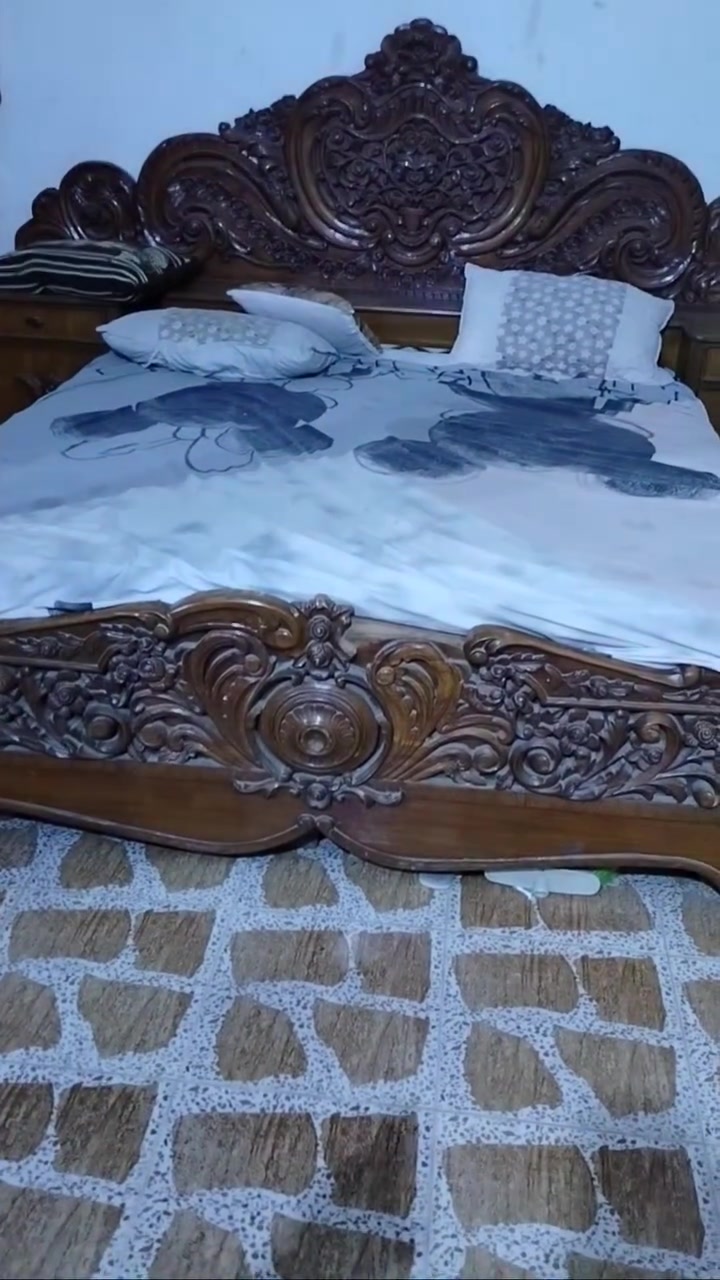 هاي غرفه مكانها كربلاء العطيشي سعرها هيه ول دوشك  ستميه او خمسين ***********
