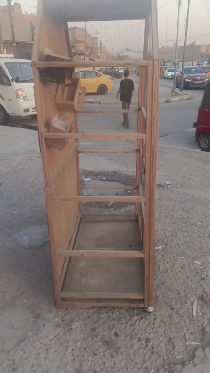 السلام عليكم
متاح قفص مستخدم 
للبيع سعره 50وبي مجال 
بغداد الشعب ***********
