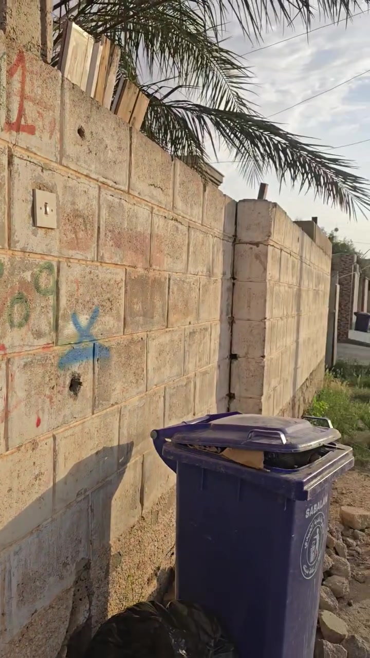 للبيع بيت نوع بيوان ( B1 ) في المرحله الاولى نظيف ويحتوي على غرفتين اضافيه.  السعر ٤٨ مليون وبي مجال للتواصل ع الرقم ***********
