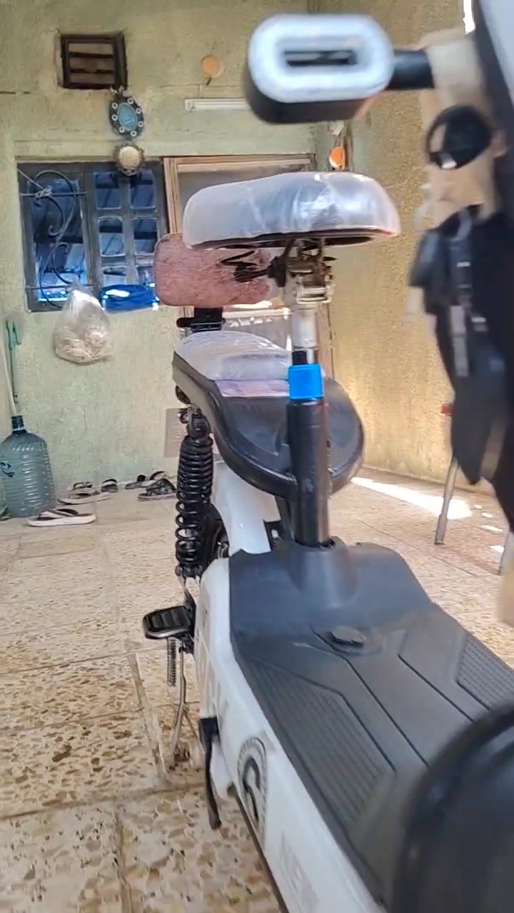 السلام عليكم دراجه شحن للبيع  ٤ بطاريات  لدراجه حجم ١٤ مابيه اي نقص كهربائي كله شغاله سعر لدراجه ٣٢٥ وبيه مجال مكاني بغداد رقم التواصل ***********