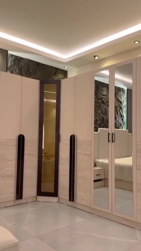 *موديل  بغداد  زاويه  المودرن*

*11 قطع  كنتور زاويه 340سم*

*2- برغي وچوي حديد*
 
*سرير  مخزن*

*5- شغل درجه اولى*

*السعر🔥 ( مليون و500للحجز تواصل ع رقم واتساب ***********
