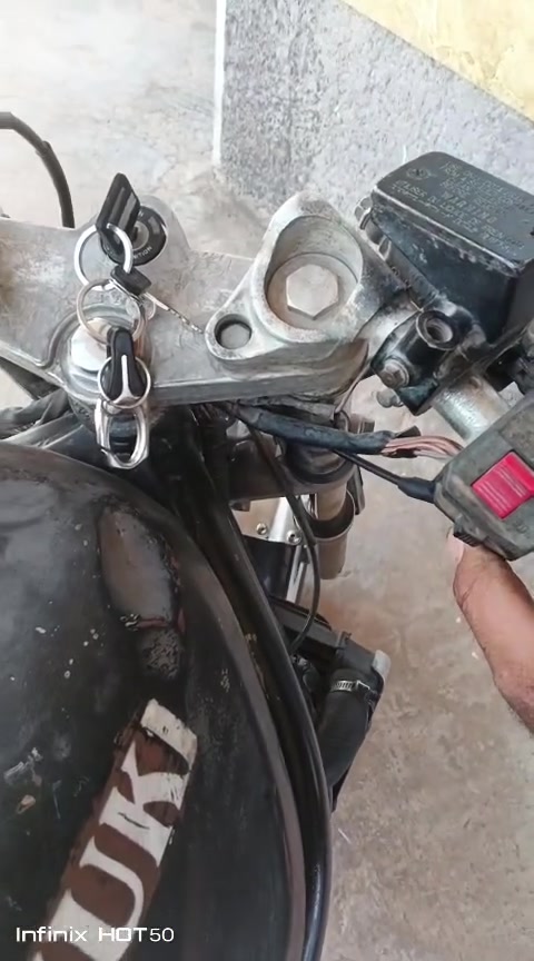 بانده ربع مكينه كير كفاله  شلعه معدل تجي تفحص وتقتنع بيه سعر 700بيه مجال مكان الدراجه بغداد تقاطع النهروان  ***********
