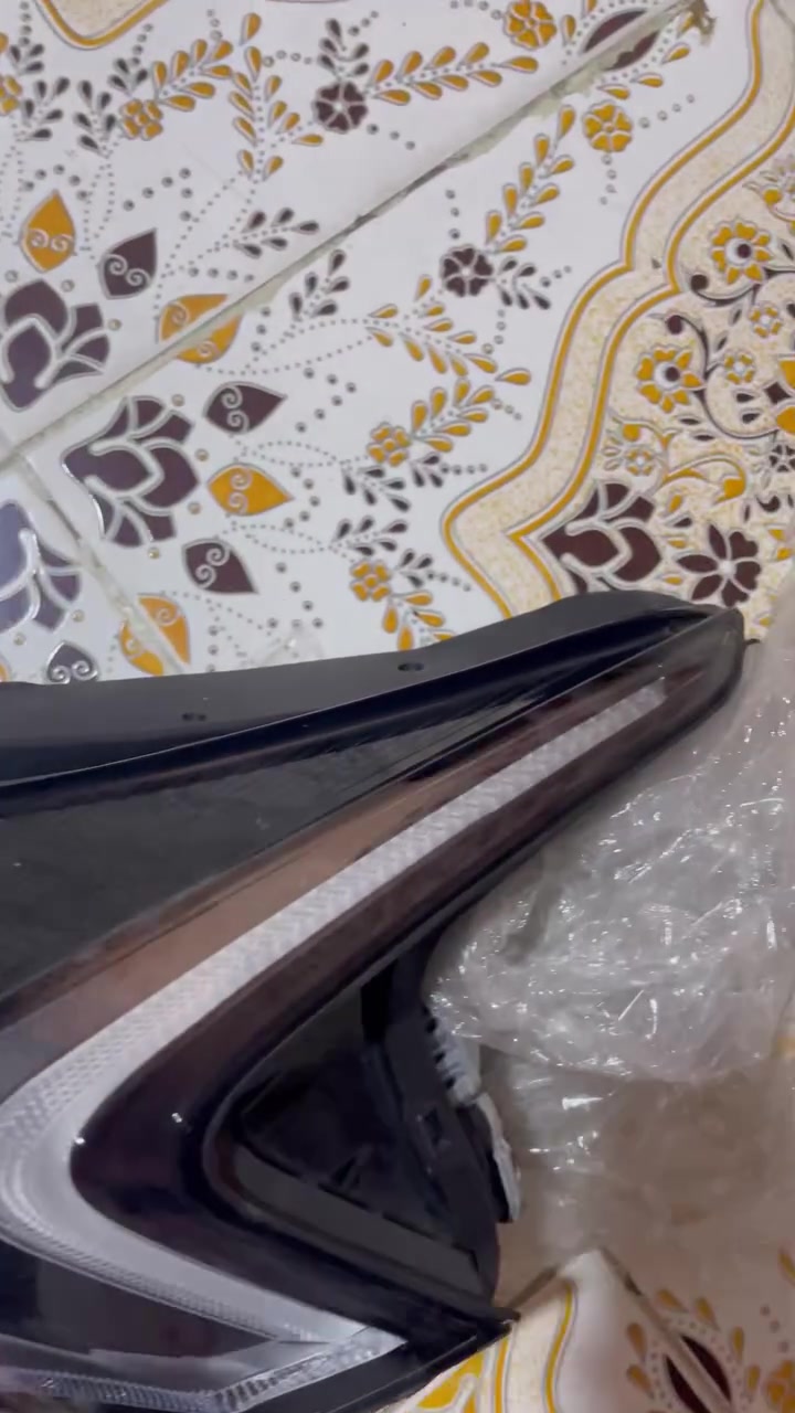 غراض لبيع كي فايف سعار مناسبه بس هذاني عندي
كلهن اصلي تفصيخ كوري 
الايت ٣ عدسات 
ويل اصلي تاير وحساس 
نرماده مال صندرق زرج
شباك امامي 
صندوق كامل 
مسطره
شني تحتاج انا خادم 
***********1
