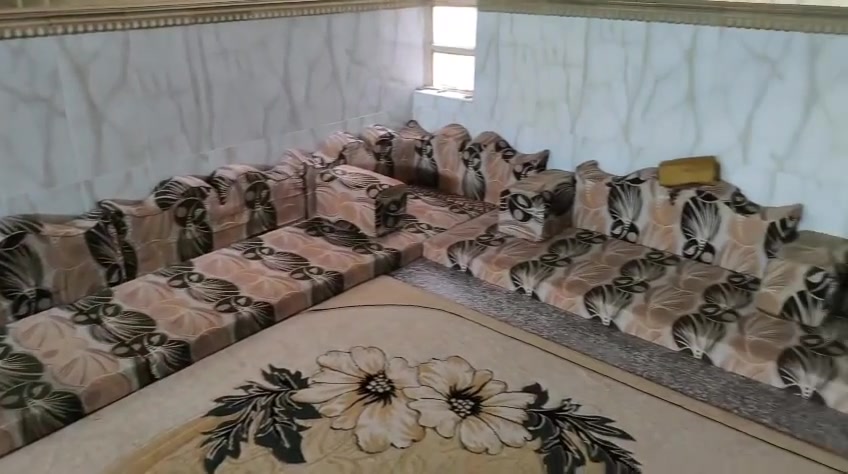 ديوان للبيع 
حجمة 5×9 هوة ديوان مو واحد ثنين لان المكان جبير ينباع كامل ب800 الف وينباع واحد ب400 

وزوالي ثنين 
الزوالي طول الواحدة 3.40×2.37
سعرها الوحدة ب120 وبيها مجال للشراي 

للتواصل خاص او واتساب ***********

