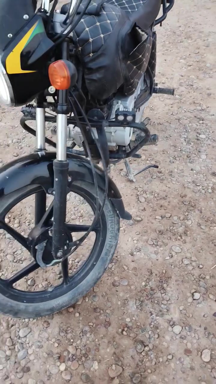 السلام عليكم دراجه بوكسر للبيع موديل 23 طالعه بال 24 دراجه بعدها نظافه جديده محرك ما مفتوح كفاله وديها الاكبر واحد الى مفتوح المحرك تعوف الدراجه اوراق وصوليه حق الترقيم سعرها مليون و 500 بيها مجال شيء بسيط حق الجيه دراجه بورفه ما مفتوح من يمها‏‪***********‬‏ هذا الرقم تتواصل عليه في واتساب تريد تتصل اتصال
