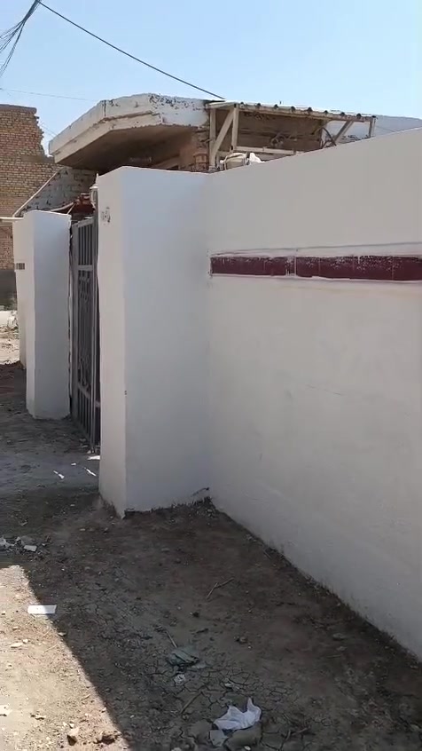 سلام عليكم 
بيت مساحه 200 م في منطقه 3000 سبع البور قريب من سوك ال 4000 
يتكون من 4 غرف نوم مع صاله استقبال 
ومطبخ حار وحمامات عدد 2 
معروض للايجار او البيع او مرواس في الطيار او السوداني 
للاستفسار الاتصال على 
☎️ *********** ابو نور 
☎️ *********** ابو حيدرة
