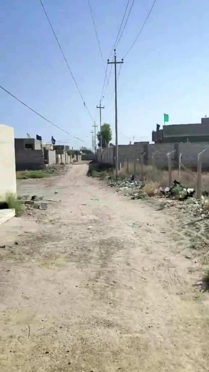 السلام عليكم مكلف بالنشر قطعه ارض للبيع طابو زراعي سند ٢٥ اسهم بالطابو المساحه ٦٤٠ مترالواجهه ٢٠ النزال ٣٢ الموقع حي المنصور عمود ٢٣٢ القطعه كما موضحه بالخريطه والتصوير  الجيران كلهم اهل ولايه ومعروفين محولة الكهرباء قريبه عليها والمي وكابينة مولد الشارع نت موجود ومحلات تلاثه بالمنطقه السعر والاستفسار اكثر الاتصال على الرقم بيه واتس اب ***********
