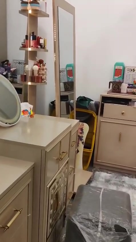 سلام عليكم غرفه تركيه للبيع اخت الجديده صارله شهرين من اشتريته ‏‪***********‬‏
