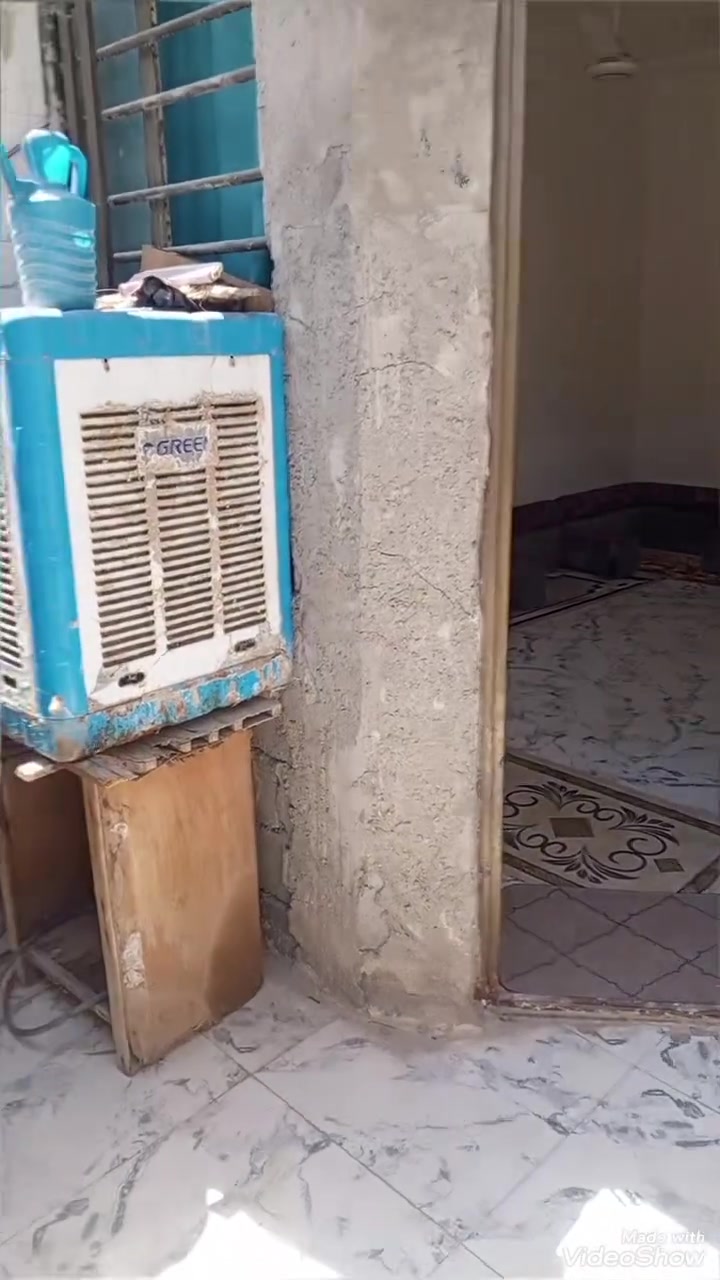 بيت مساحة100 متر بناء حديث اساس وسقف صب طريق كربلاء نجف عمود155 من جهة ياعلي قريب  عن الشارع العام تبليط باب البيت كهرباء خطين مولده خط ذهبي غرفه صاله تخاريج 2 استقبال بيت جاهز ونضيف كافة الخدمات منطقه مرتبه
يباع بسعر 26
للاستفسار اكثر واتساب ***********
