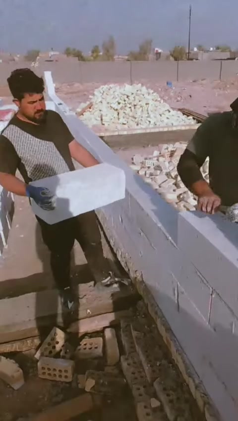 السلام عليكم خلف متفرق حاليا من بغداد بناء طابوق وبلوك فرمستان لبخ تصفير مصادر *********** متواجد خاص واتساب بغداد تشتغل بكل مكان
