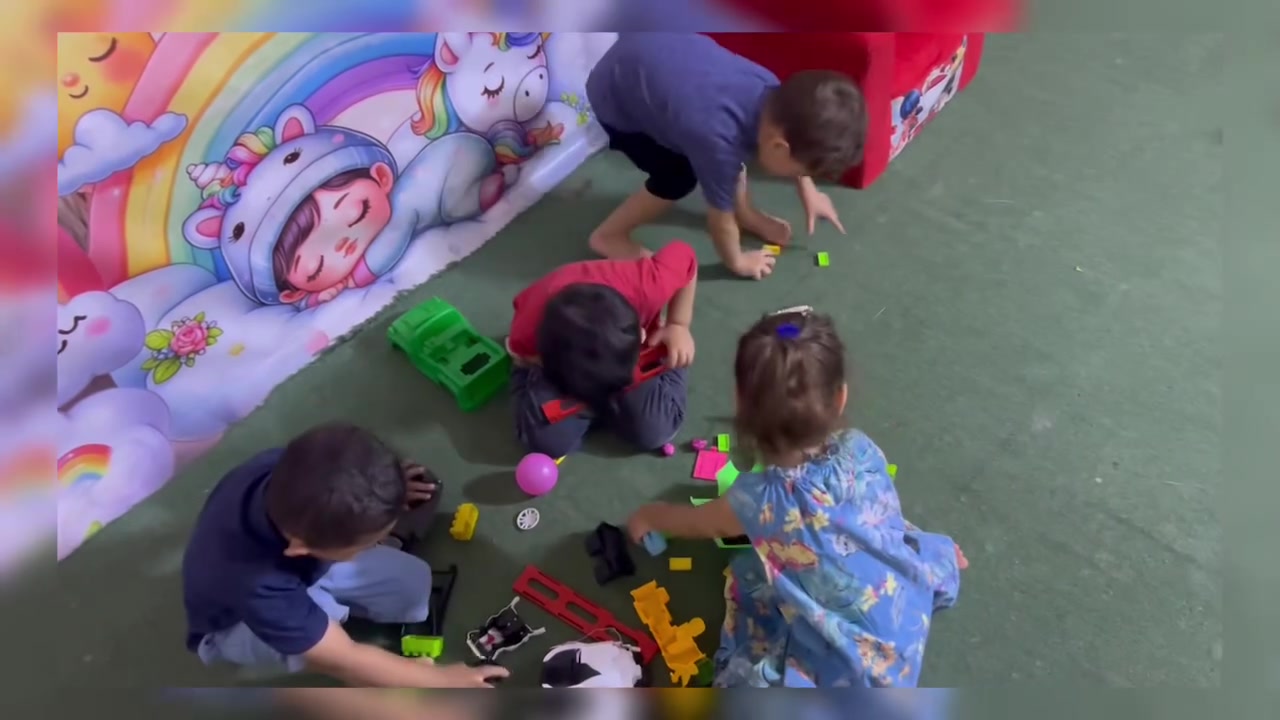 👶🏻💗 قسم الحضانة في روضتنا 💗👶🏻

نهتم بأحبتنا الصغار بكل حب وعناية، ووفّرنا لهم جميع احتياجاتهم الخاصة، مع مربية مخصصة لمتابعتهم والاهتمام بهم طوال اليوم 🌸

كما يتوفر لهم غرفة منام خاصة ومعزولة عن باقي الأقسام، لتوفير الهدوء والراحة والأمان لأطفالنا الصغار 💤🤍

في روضه وحضانه المهدوي الصغير… راحتهم واهتمامنا بهم أولويتنا دائمًا
