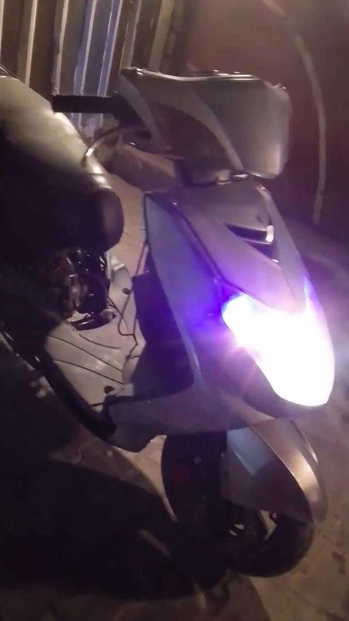 السلام عليكم دراجه سكنس للبيع كابريتر ماكينه جديده وكابريتر جديد باتري جديد دراجه 
جاهزه بغداد الشعب سعر ب 400 وبيها مجال الشراي يتصل على هذا الرقم ***********
