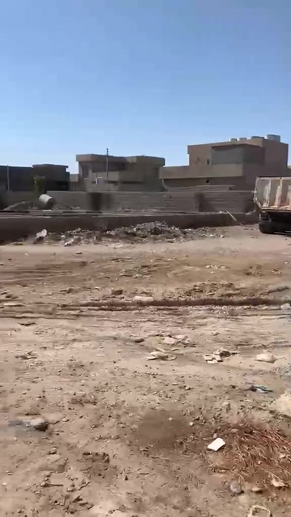 قطعة ارض زراعي للبيع
الموقع قرية دبي

مساحتة ٥٦٠ متر

عرض القطعة ١٧ م او طوله ٣٣م
قريبه من سيطرة ١٤ واصله كاف الخدمات او منطقه سكنيه
مطلوب ١٣ مليون او بيه مجال
حده للعامود او تنتهي يبقا الباقي شارع القطعه هي الي وكف ذيل الكلاب
للتواصل ***********
