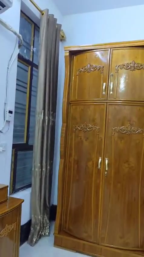 السلام عليكم غرفه صاج عراقي تزكام لبيع مكان شماعيه حي رحمه رقم بي واتساب‏‪***********‬‏
