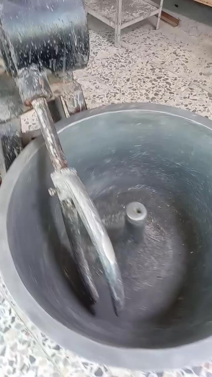 السلام عليكم
عجانه نص جيس نضيفه شرط الشغل سعر ٢٧٥ وبيها شي بسيط  مكاني بغداد واتساب اتصال ودلل ***********
