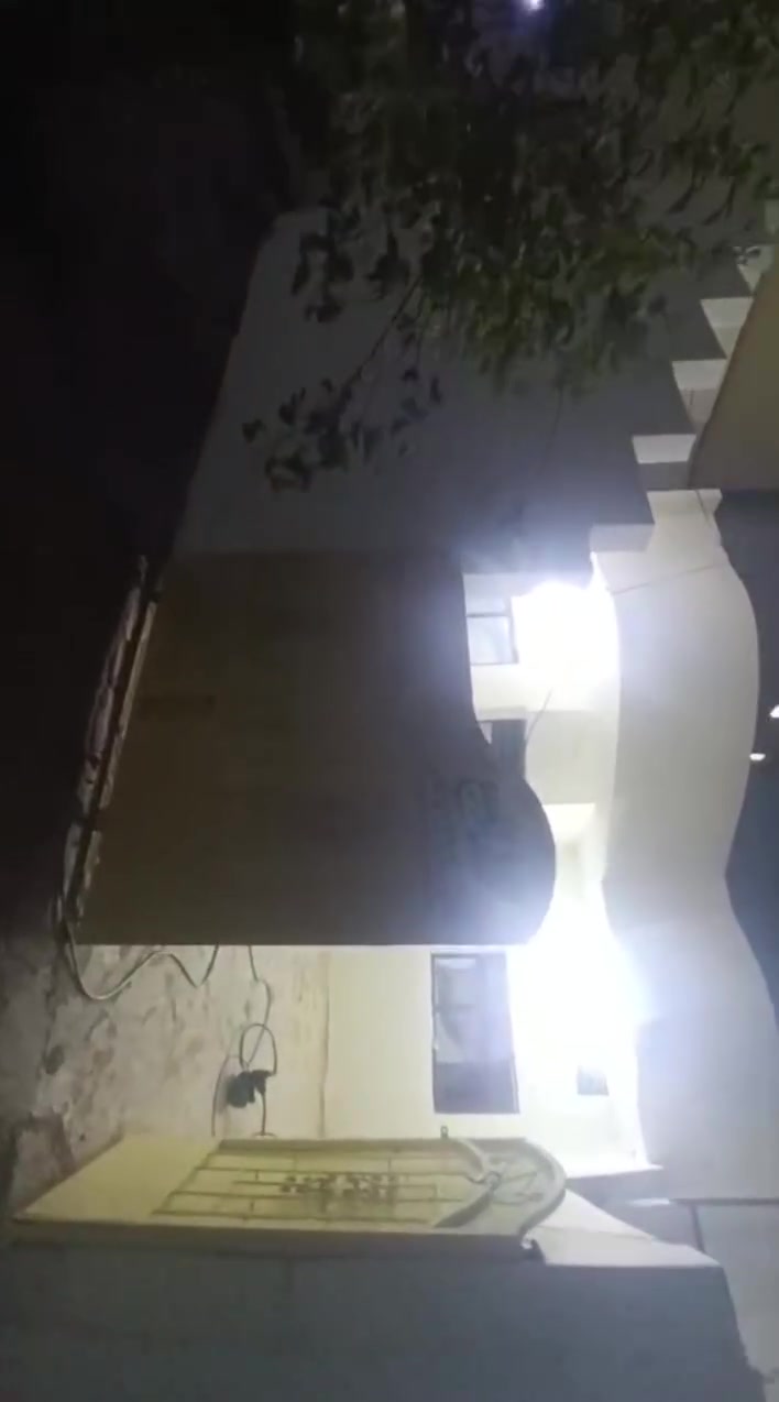 بيت بحي العسكري الزراعي قبل متوصل جامع خديجة الاستدارة الأولى غرفتين نوم استقبال هول داخل مطبخ +حراري سعر 58 مليون وبي مجال رقم الهاتف ***********
