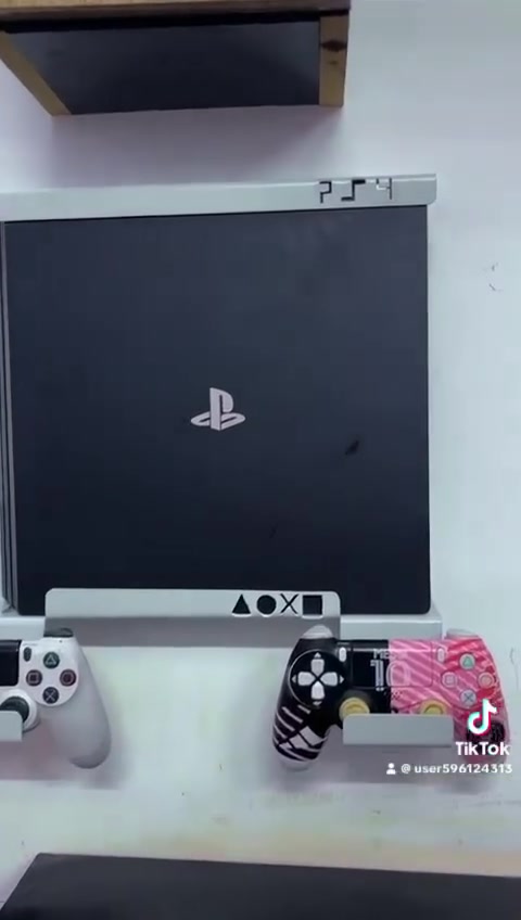 ستاند PS4 • حديد ثقيل • صبغ حراري