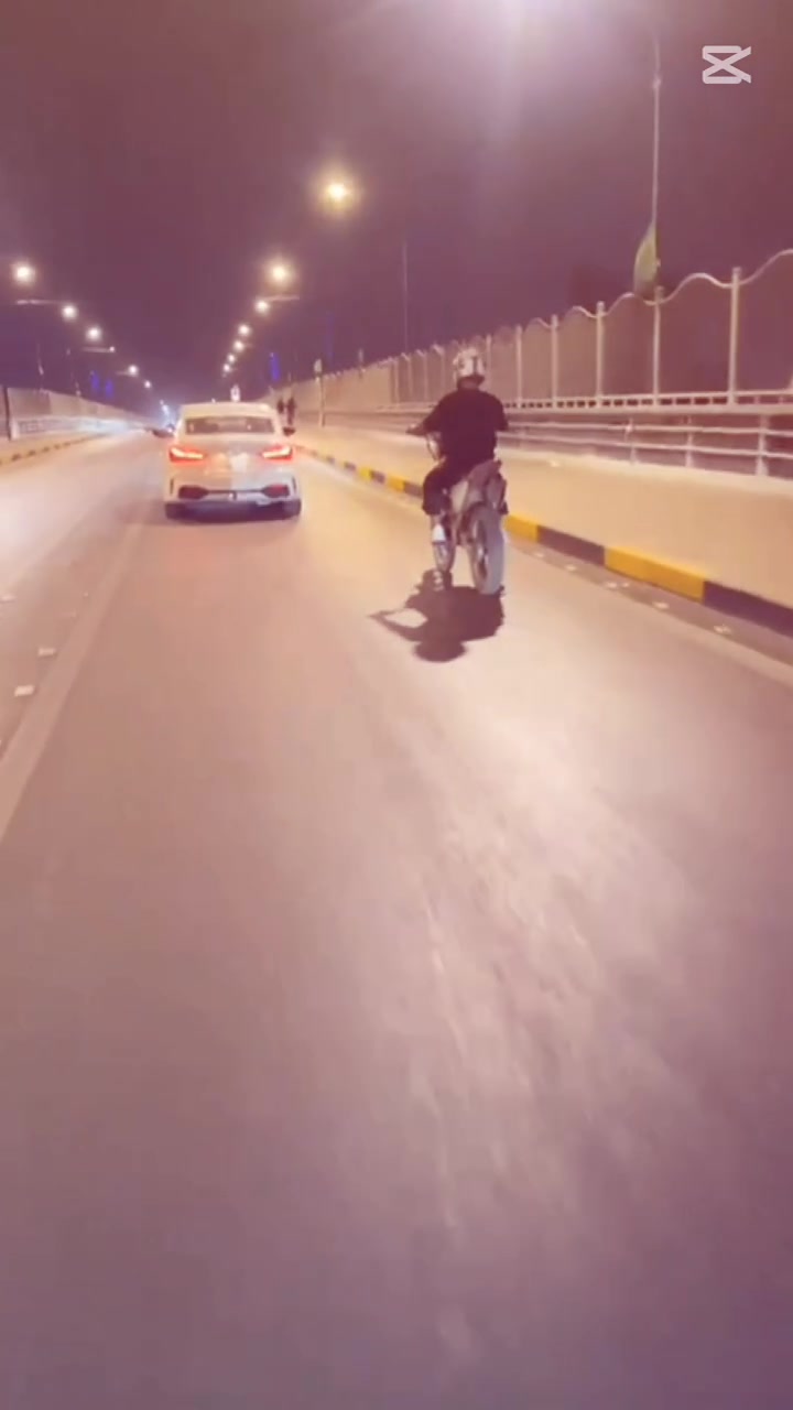 اعادة نشر بسبب الوعود الكاذبة
قفاز كاويار 2025 ماشية 1800 بس مكينتها 300cc استعمال قليل مكينة مكفولة الدراجة نكرة كاملة من كلشي كهربائيات تايرات جدد باتري جديد مسويلها ادامة قبل شهر  نقصها بس بريك خلفي الباقي كلة كامل تجي وتشوف بعينك السعر 850 وبيها مجال قليل العنوان بغداد *********** واتساب
