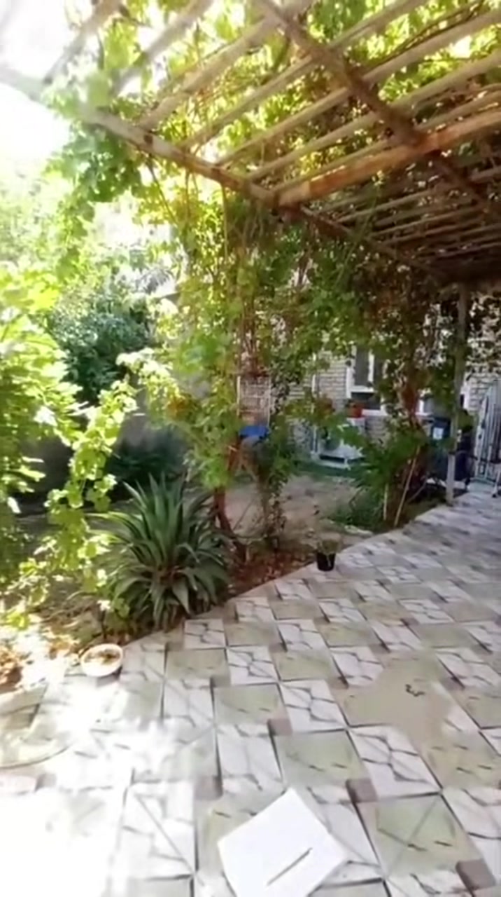 السلام عليكم
دار طابقين للبيع 
زراعي سند25
المساحه 275م الواجه 11م ونزال 25م
العنوان 🌏/ حله ورديه خارج شارع المشجر يبعد عن الشارع العام 100م والتبليط الفرعي اباب الدار عرض الشارع 7م وتبليط
منطقه سكنيه مع خدمات كامله
محتويات الدار ⛺️/ 4غرف نوم هول عدد 3 واستقبال ومطبخ ومجمع صحيات عدد3 وكراج سياره وحديقه
بيع بسعر مغري ومناسب وموقع مميز وبناء حديث🇮🇶

الـــاــاـ ســتــفــســار اكـــثــــر زيـــارة مكـــــتب القـــــــلعـــة 
المـــكـــان حـــلـه ورديـــــه خــــارج قـــبــل مــجــمــع
الــوُرديــــه الطــبـــي…
مكـــــتب القـــــــلعـــة 
مـــريـــح و مــــضمــون ——
 ***********  ريـــاض الــبــكـري
‏‭***********‬  قـــاســـم الــبــكــري
