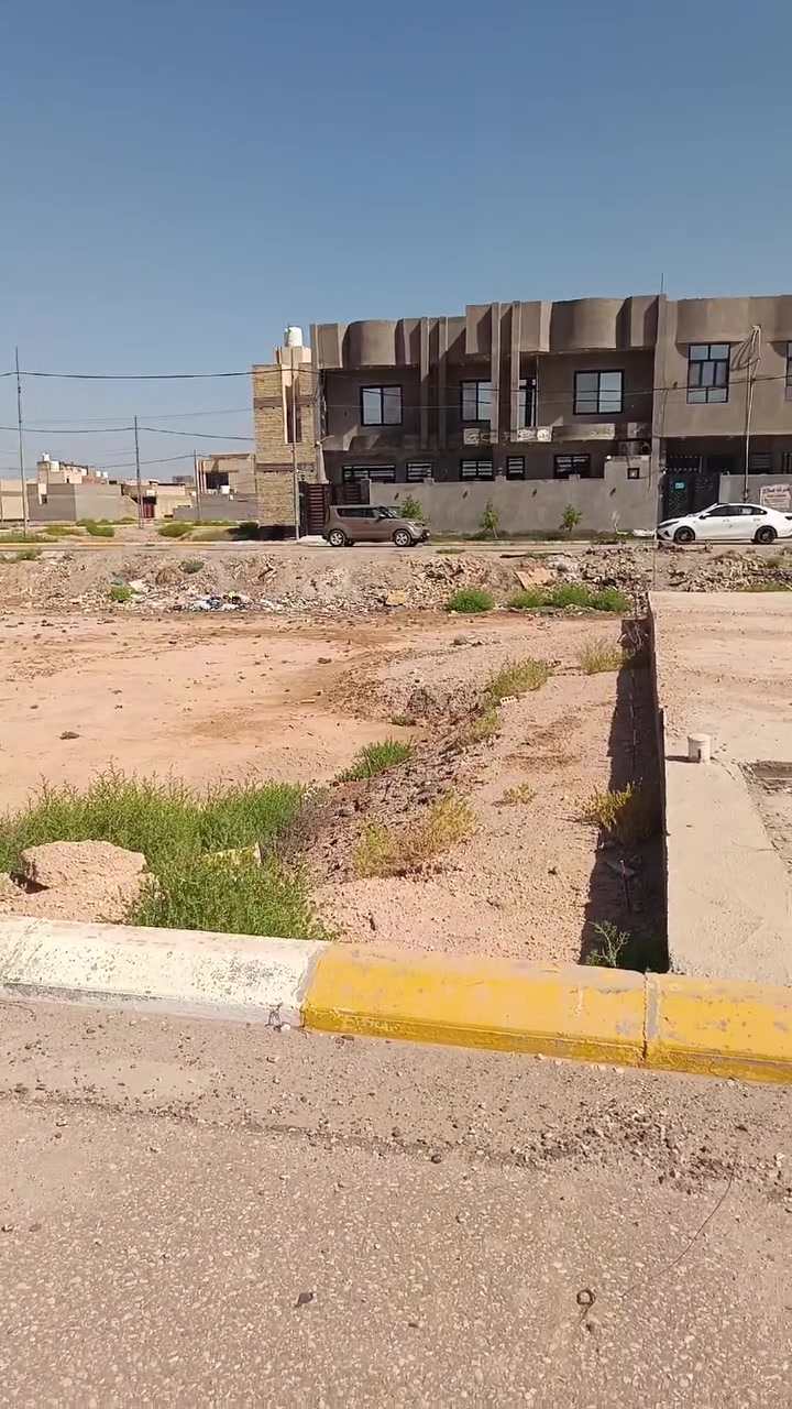 قطعة ارض ١٠٠ متر عامود ١٤٧ مجمع السيده رقيه***********
